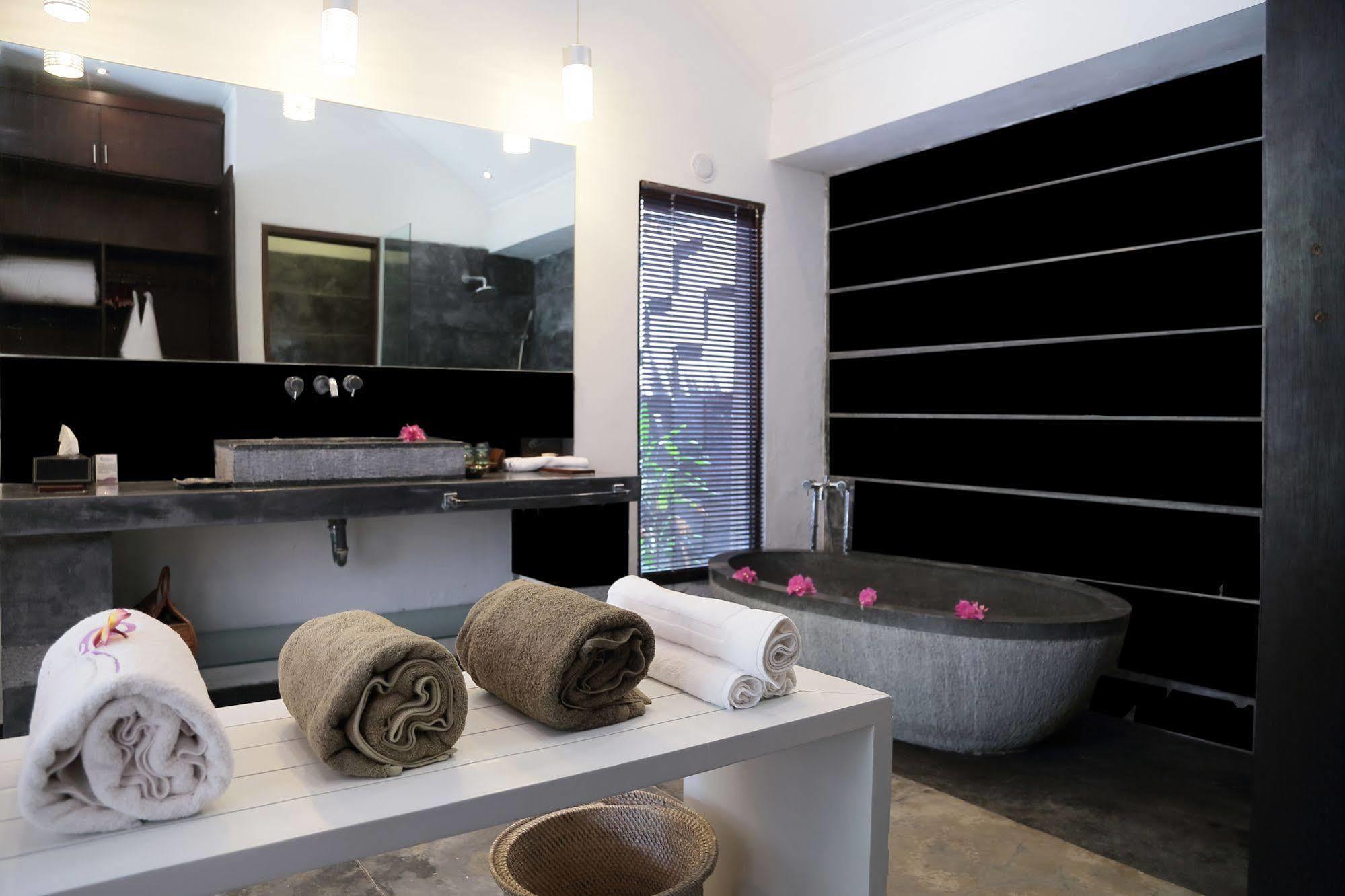 Indiana Kenanga Boutique Hotel & Spa Lembongan Extérieur photo